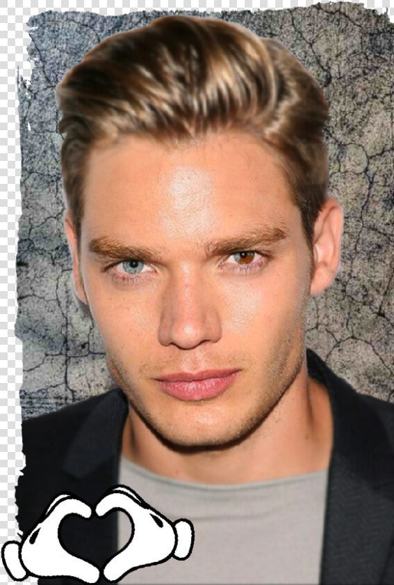 Graphic image   Dominic Sherwood Tem Olhos Diferentes  HD Png DownloadTransparent PNG