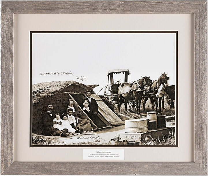 A Family Next To Their Dugout House In Oklahoma Territory   Sod Dugout House  HD Png DownloadTransparent PNG