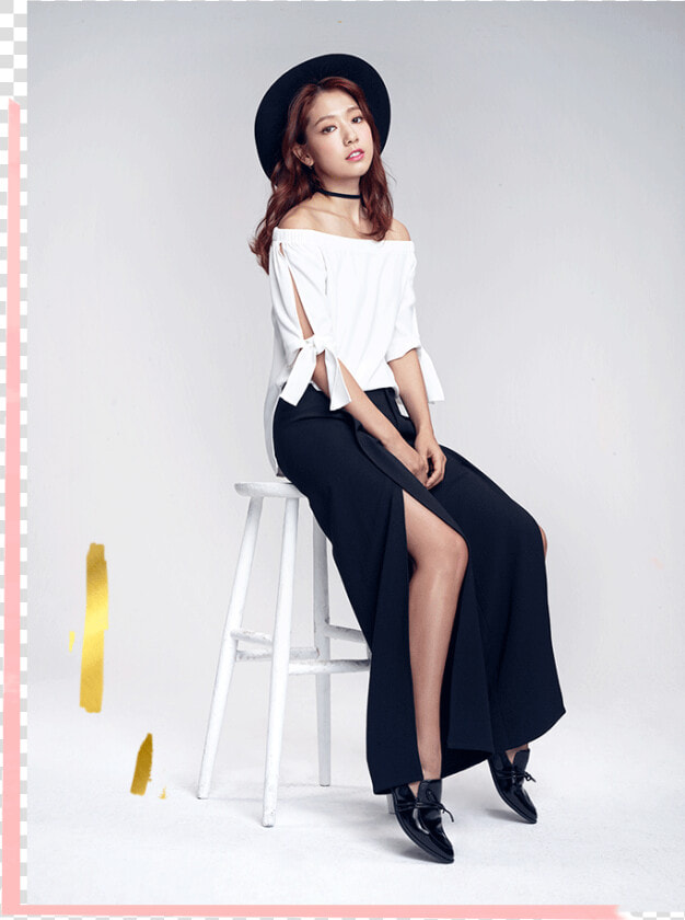 June 2 1 Bench   Park Shin Hye Selena Gomez  HD Png DownloadTransparent PNG