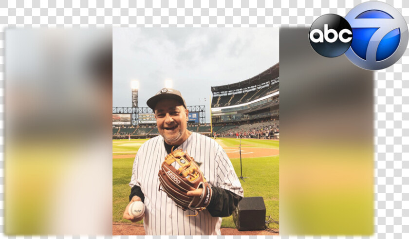 Chicago Son Surprises Dad With Baseball Glove He Has   Baseball Player  HD Png DownloadTransparent PNG