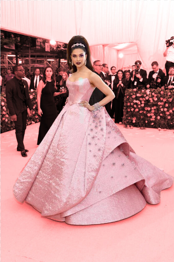 Deepika Metgala Fashion And Beauty Lifestyle Dkoding   Priyanka Chopra Met Gala 2019  HD Png DownloadTransparent PNG