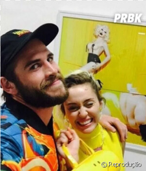 Liam Hemsworth Passa Festa De Natal Ao Lado Da Família   Liam Hemsworth And Miley Cyrus Instagram  HD Png Download