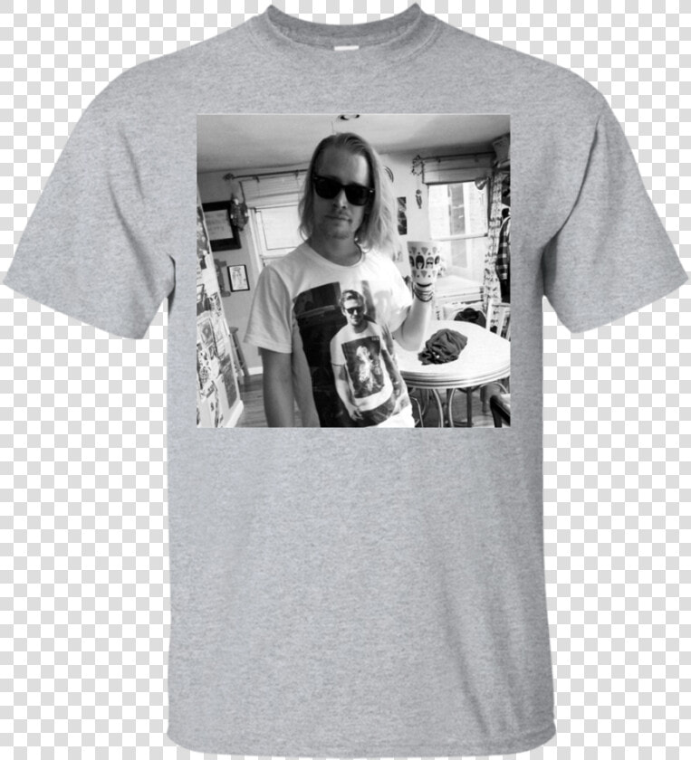 Macaulay Culkin Men Wearing Ryan Gosling T shirt  HD Png DownloadTransparent PNG