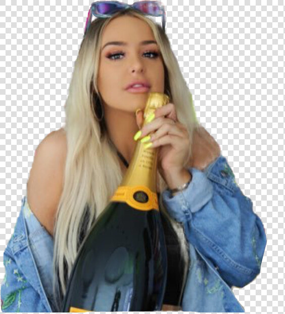 Transparent Tana Mongeau Png   Tana Mongeau And Kylie Jenner  Png DownloadTransparent PNG